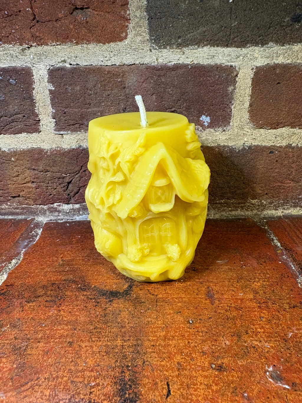 Round Cottage Beeswax Candle
